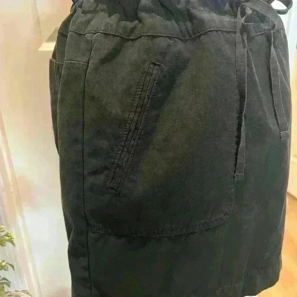 J.Crew Black Twill Skirt. Size 6 - Picture 3 of 6